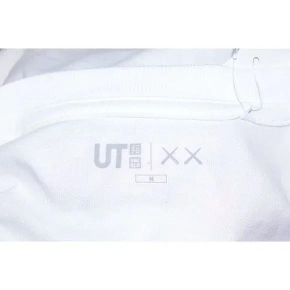 Uniqlo x KAWS T-Shirt - Picture 7 of 12